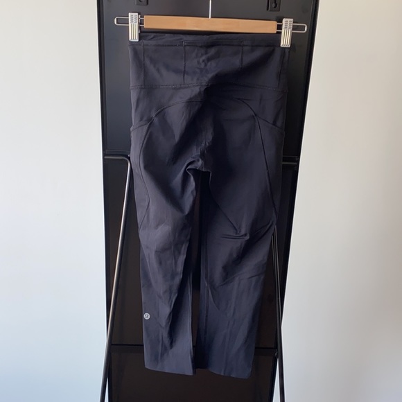 lululemon Fast & Free Crop, size 4. - Picture 4 of 4